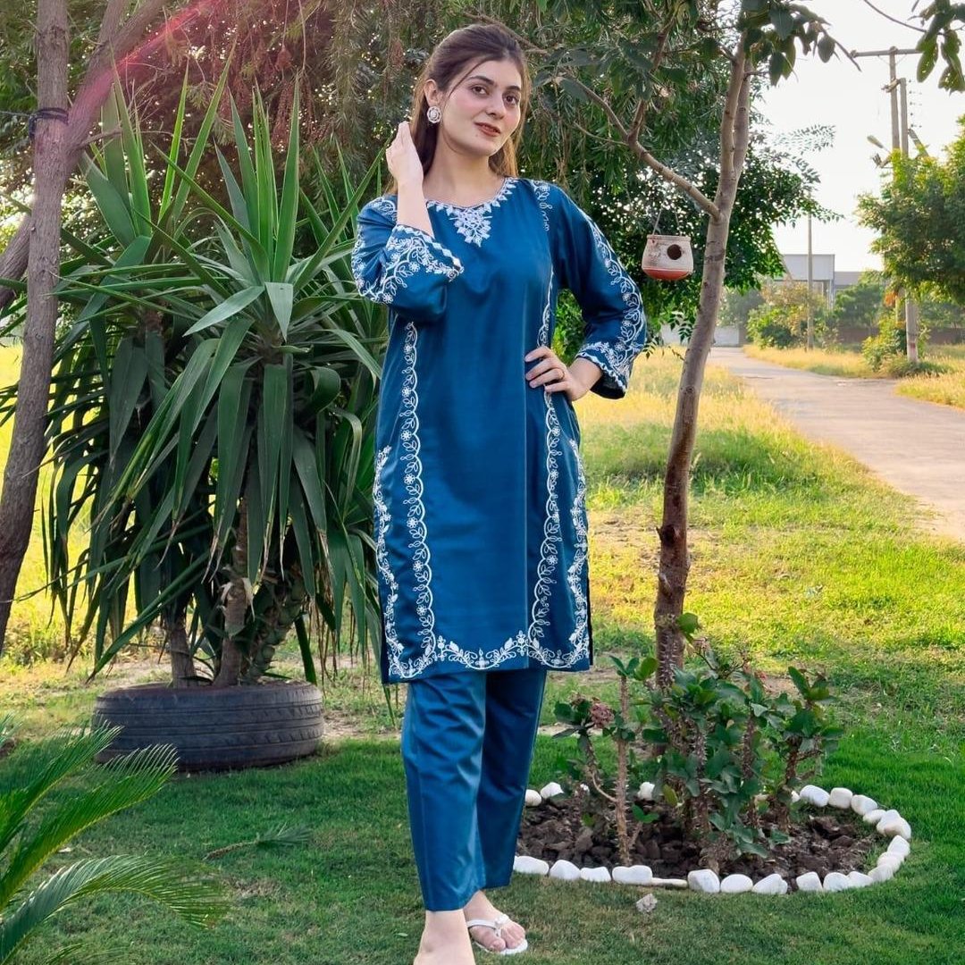 2 Pcs Stitched Linen Embroidered